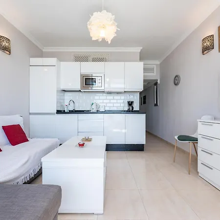 Apartment Stunning Marina View Fuengirola
