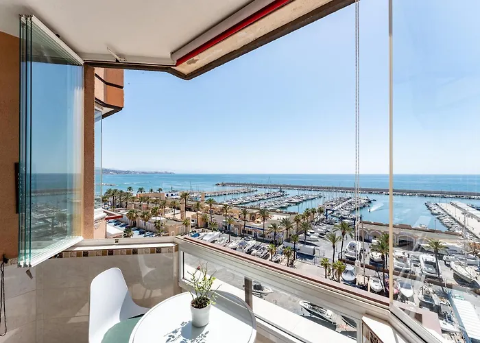 Апартаменты Stunning Marina View Фуэнхирола
