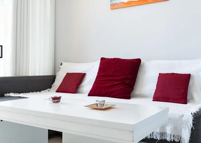 Stunning Marina View *